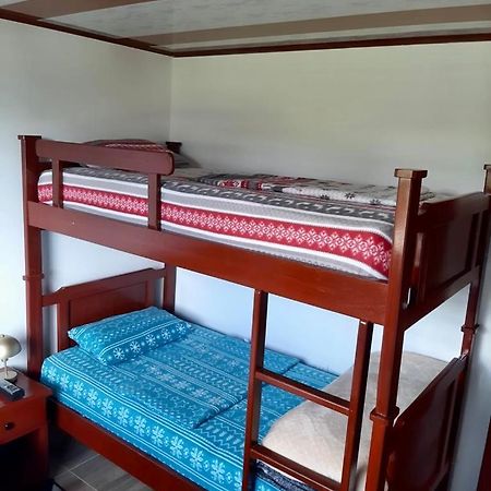 ホテル Hostal 7 Colores Murillo  部屋 写真